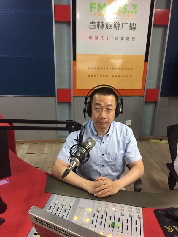 胸部肿瘤外三科副主任陈文庆做客直播间