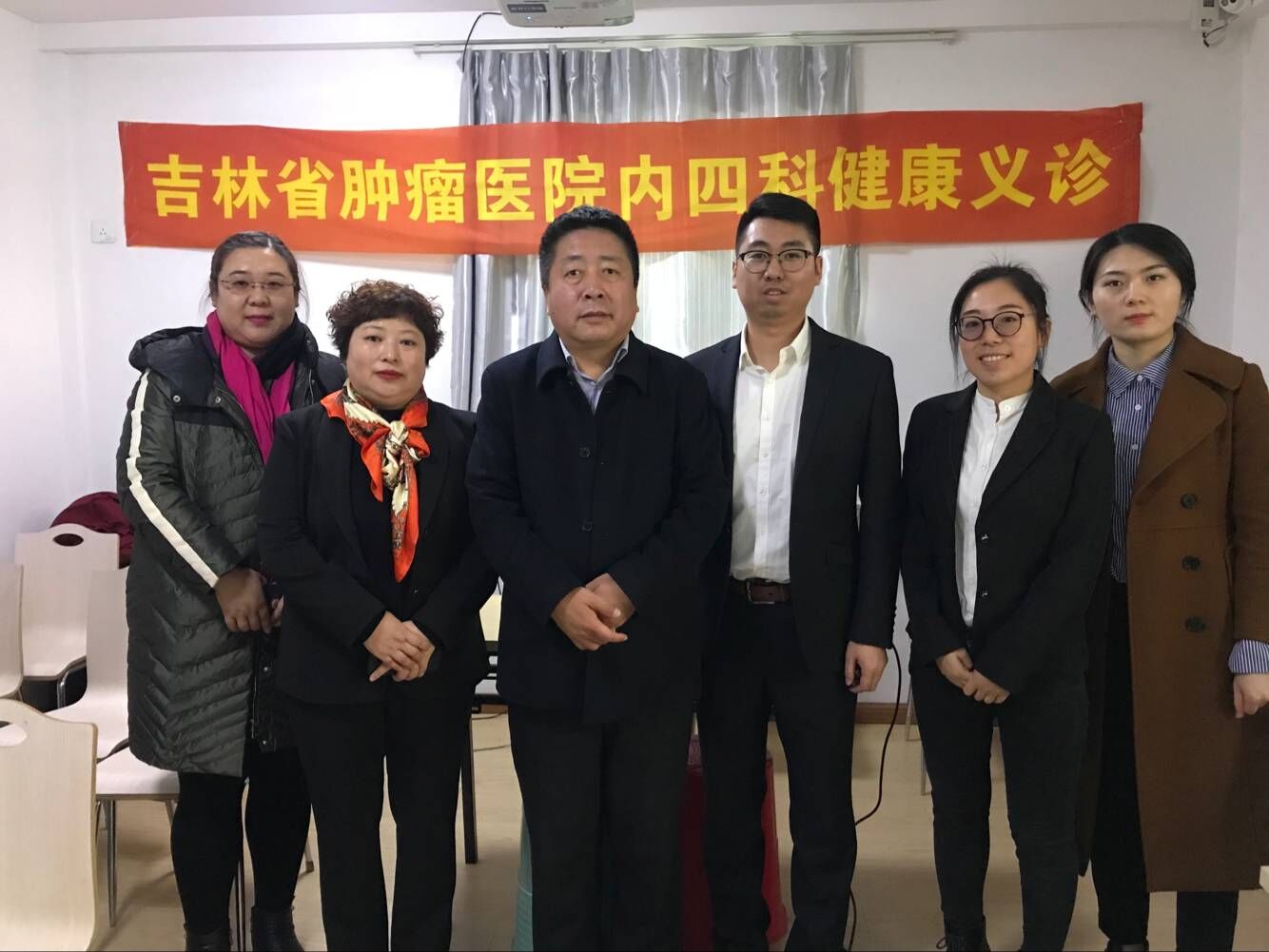 a06ef4728541cc7cc71930f06c767aef.jpg 合影.jpg