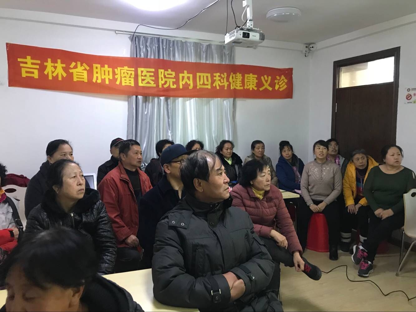 d347a37802362c5d6a8d27105392ecb3.jpg 群众.jpg