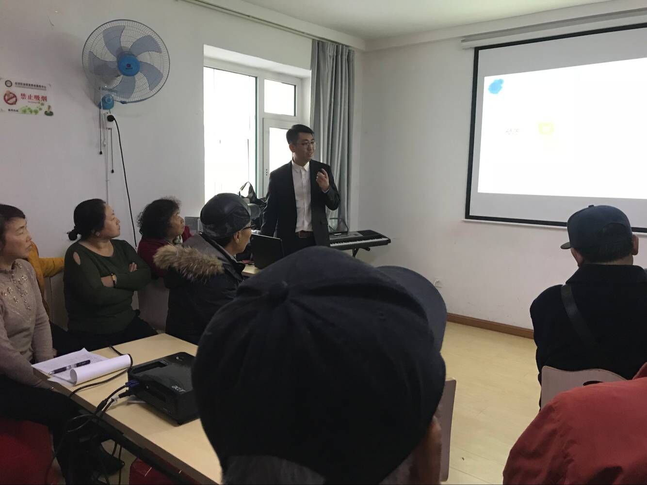 e2f7ee3bd8e4d3dda99cc6c4684530a0.jpg 男.jpg